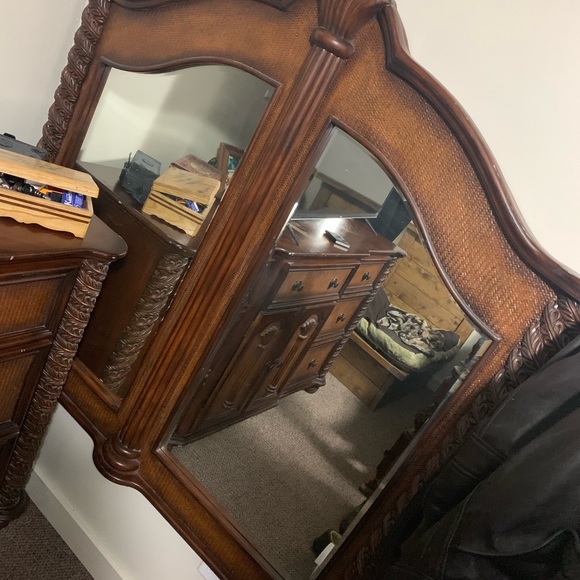 Queen bed set - Picture 7 of 8